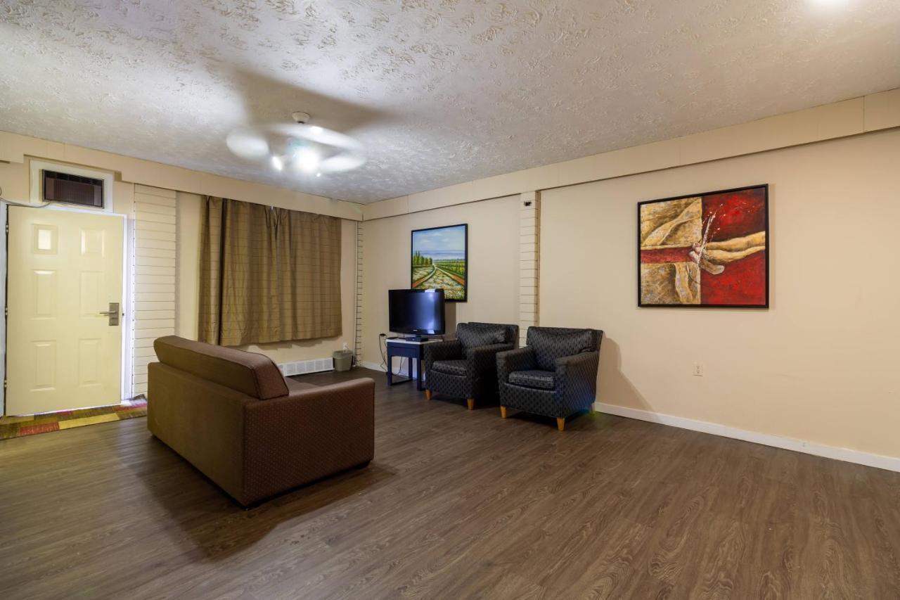 برنس جورج North Star Inn & Suites المظهر الخارجي الصورة
